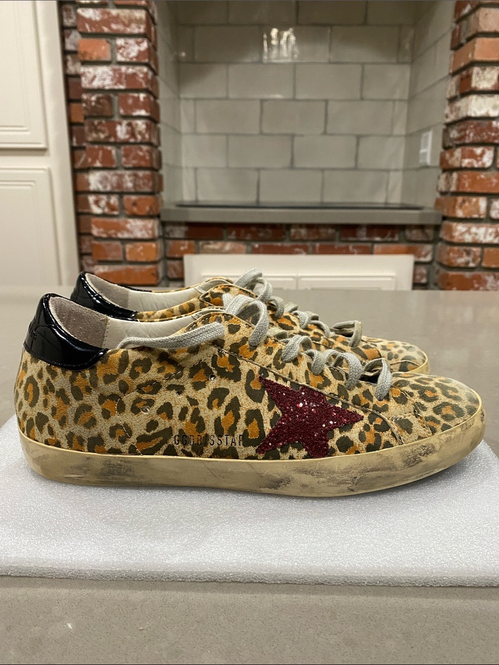 golden goose super star 40 womens 10 leopard